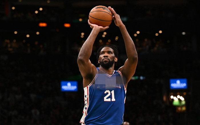 关于费城76人NBA稳胜芝加哥公牛，恩比德内线优势明显的信息